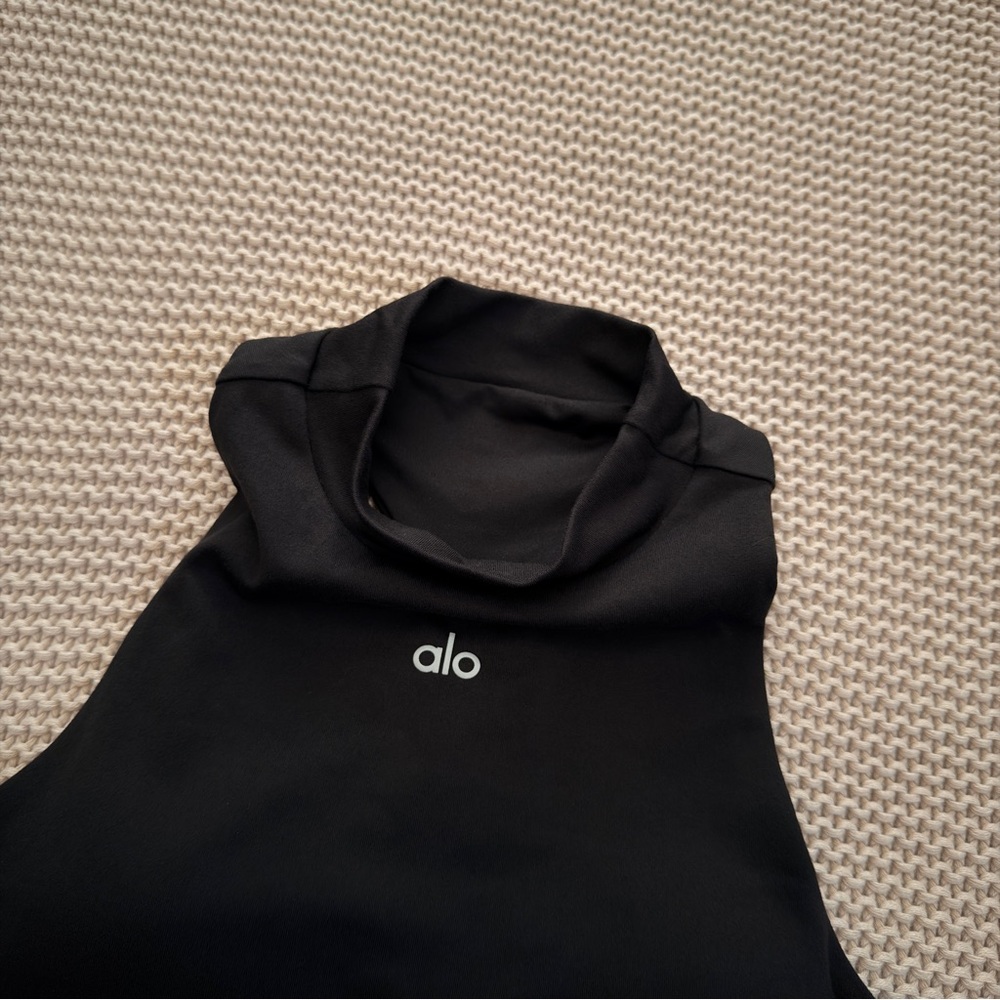 ALO Yoga Alosoft Top All That Bra Tank Black High-Neck Sleeveless Crop Tank - Picture 2 of 4